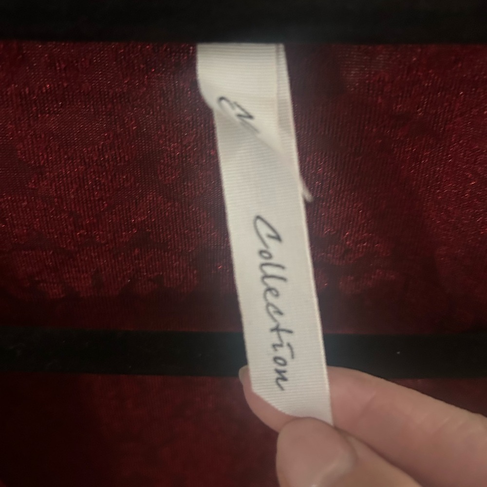 Collection B Deep Red Velvet Robe - Picture 5 of 5